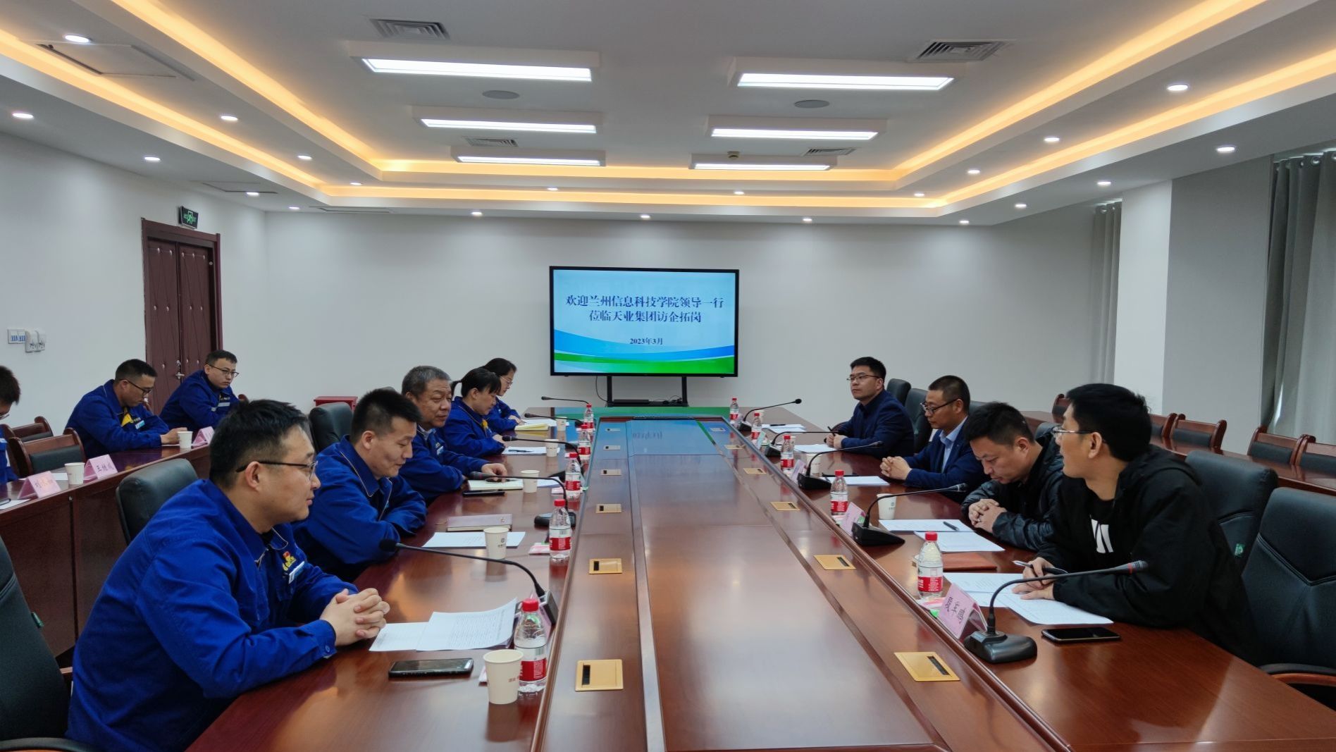 访企拓岗促就业 校企合作育英才—— beat365官方网站党委书记周怀春赴新疆走访调研就业市场