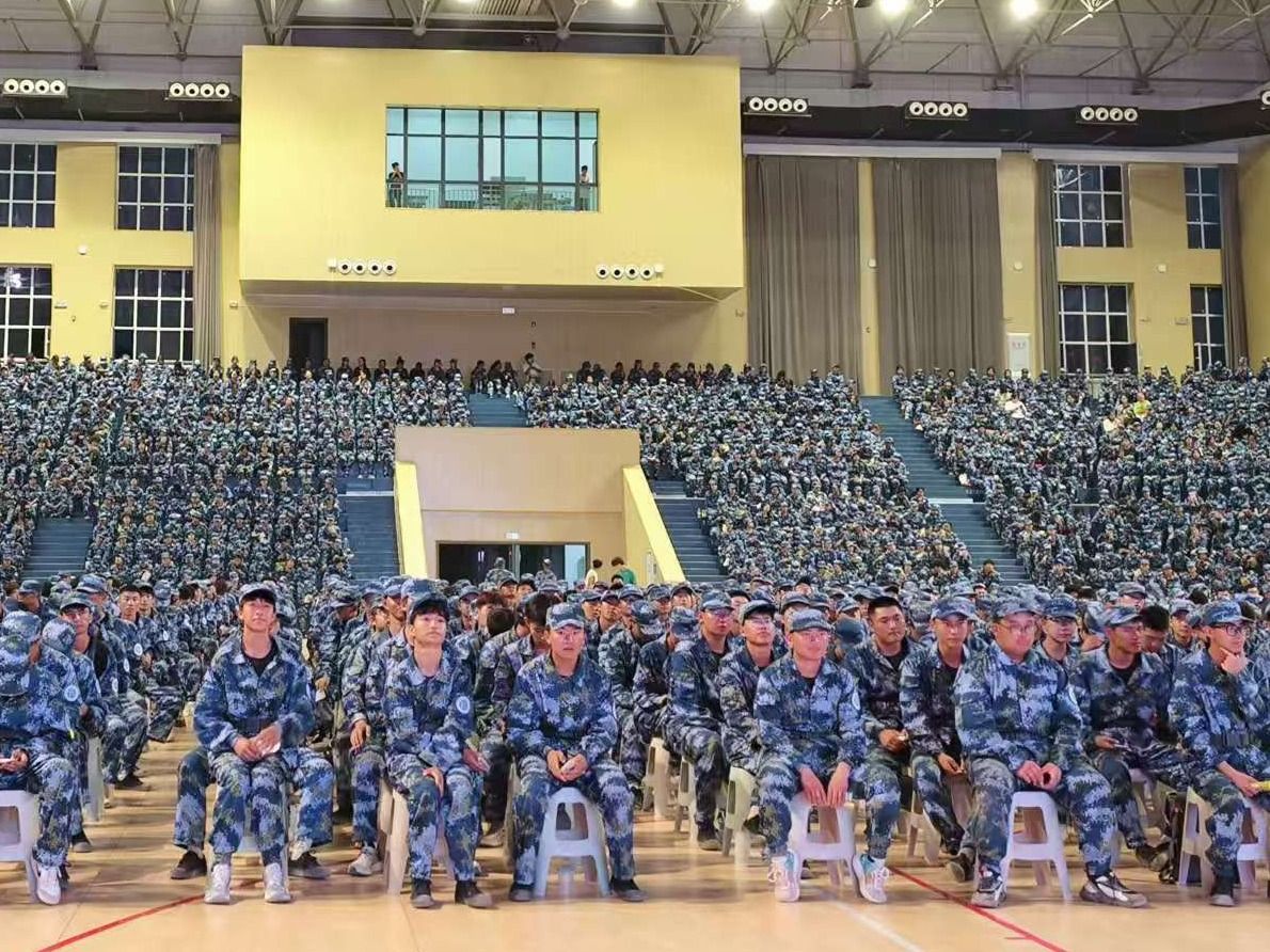 珍爱生命，关注健康—beat365官方网站在军训期间举行应急救援专题知识讲座