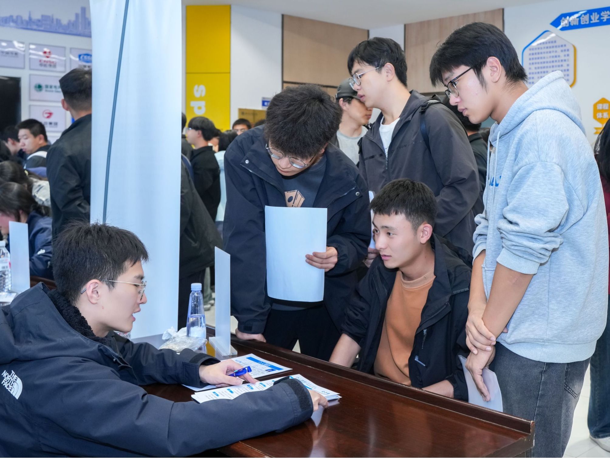 25家常山名企走进beat365官方网站，招才引智