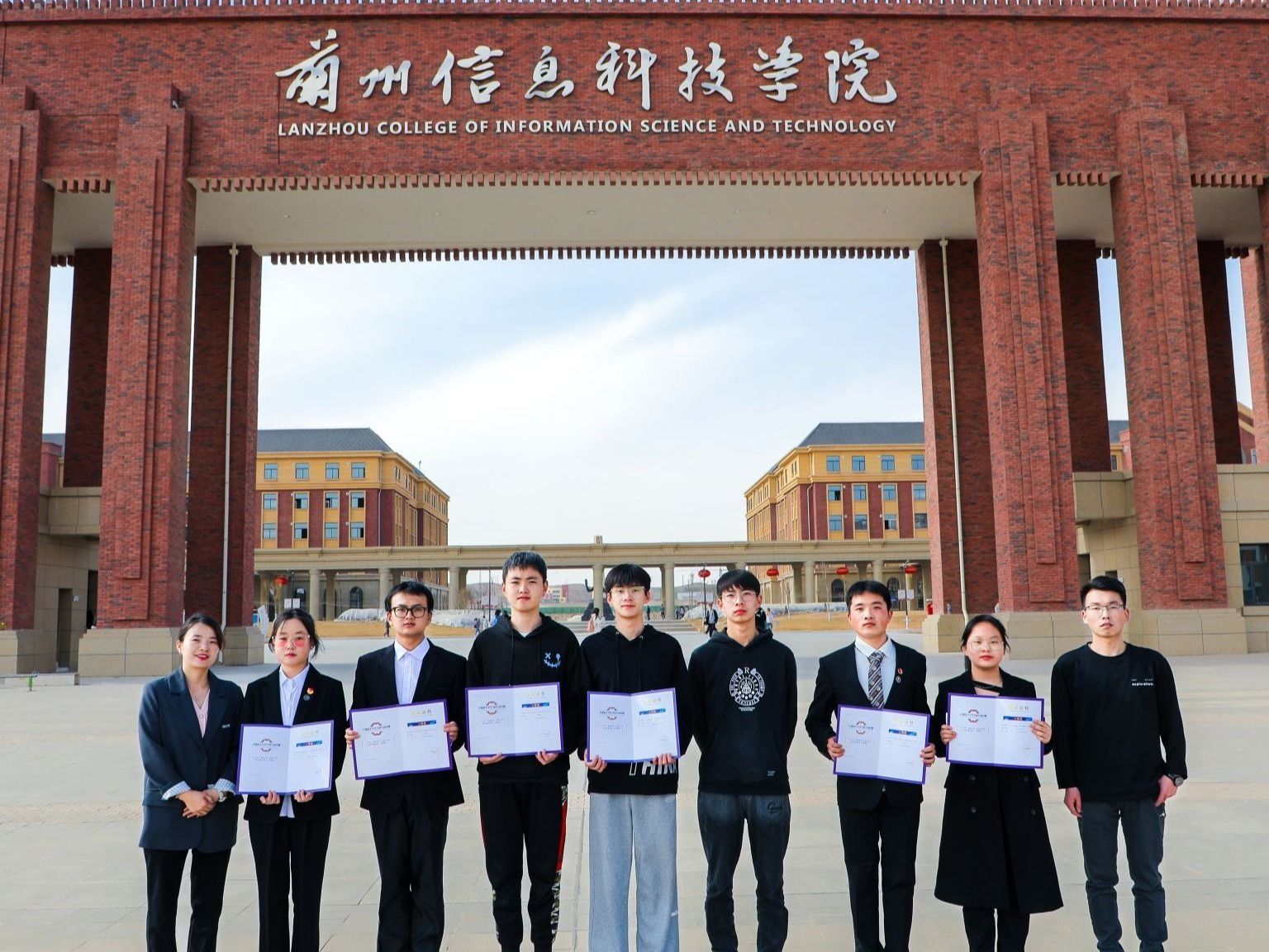 beat365官方网站在全国大学生数学建模竞赛和数学竞赛中斩获佳绩