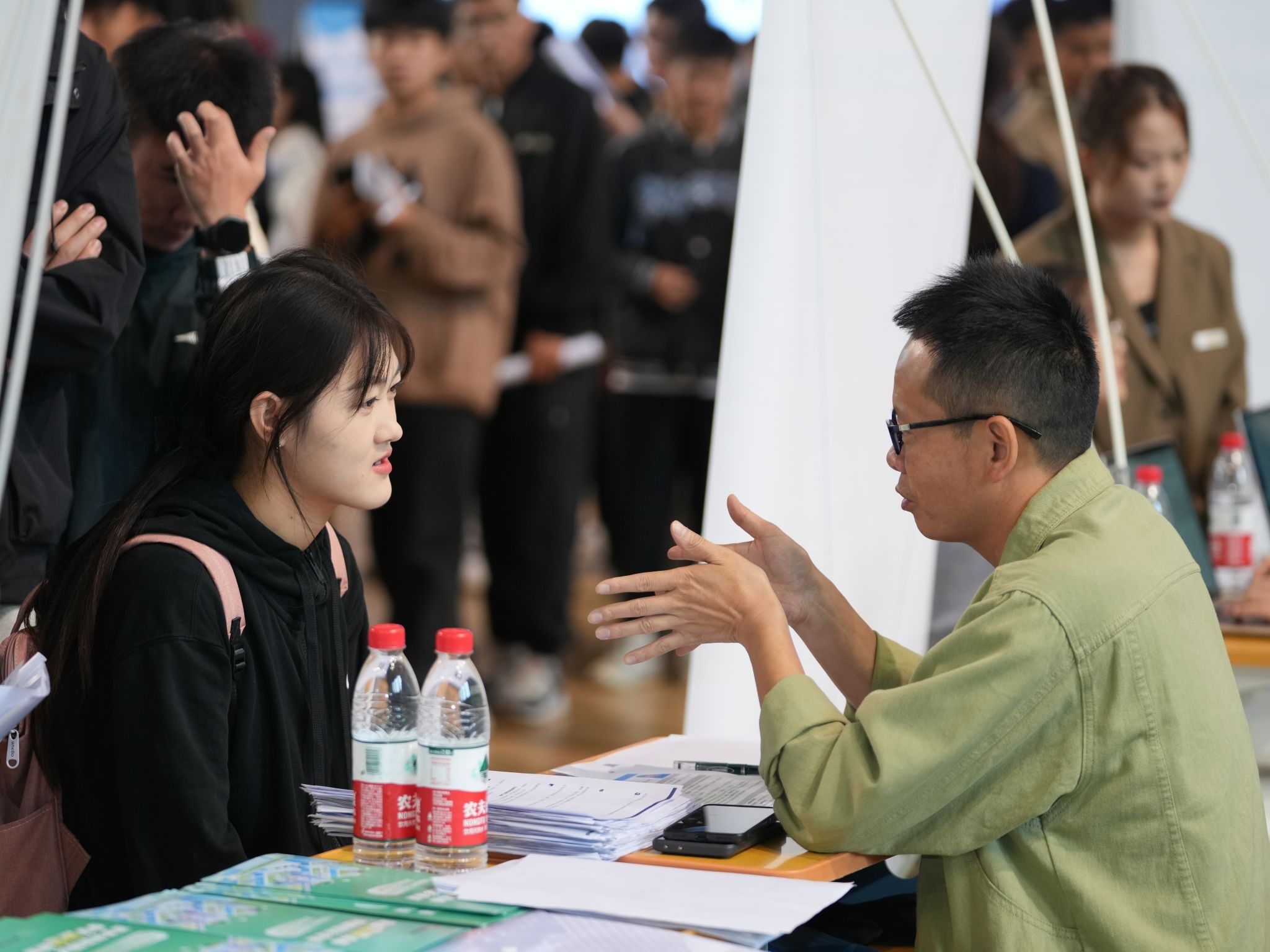 beat365官方网站成功举办“奔甬而来·好企待你·在慈等你”校园专场招聘会