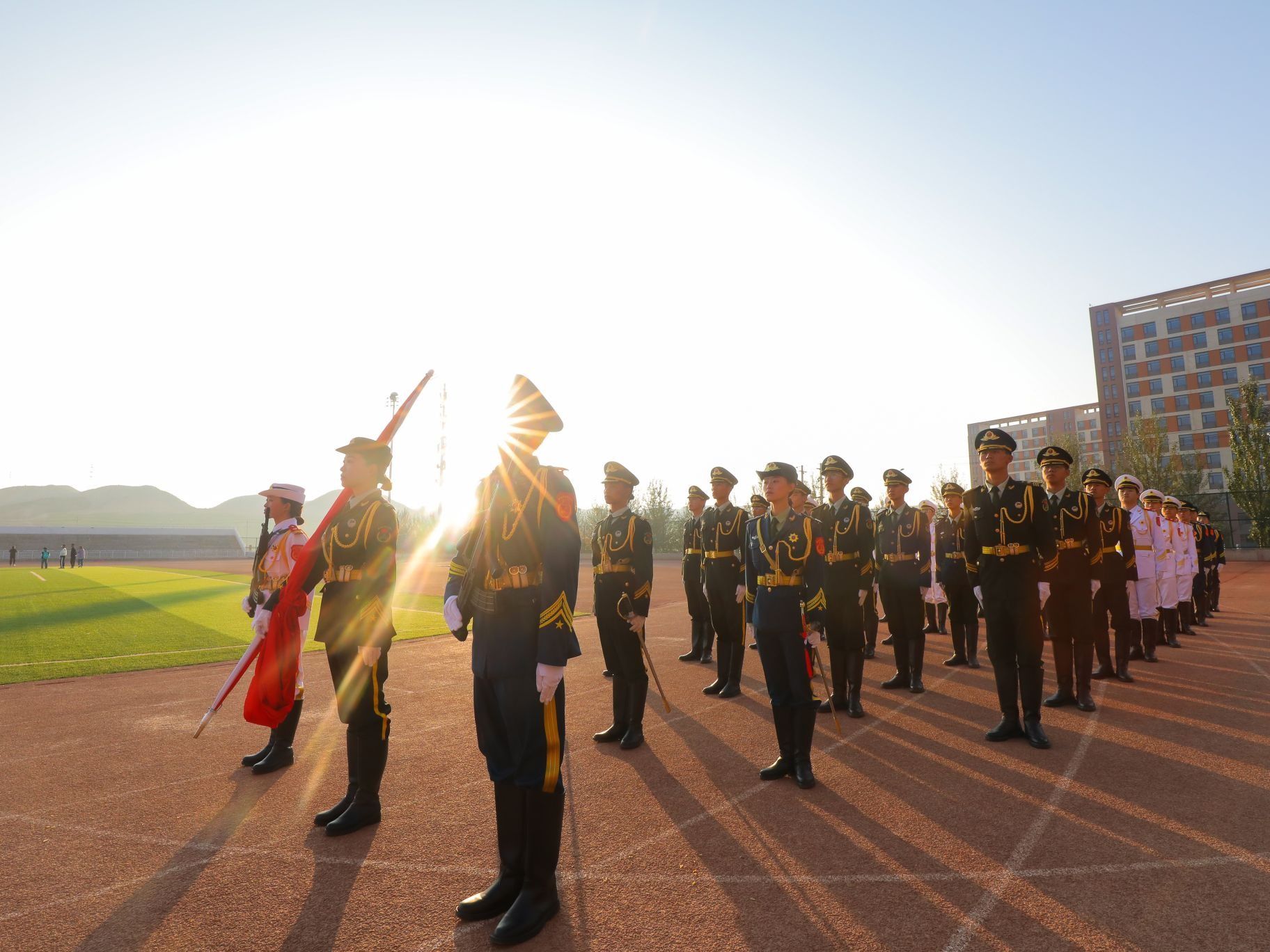 beat365官方网站举行2023秋季学期  第一次升国旗仪式暨开学第一课