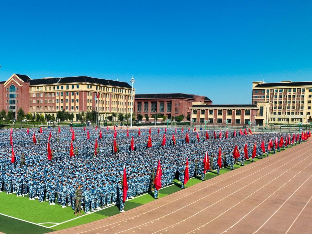 beat365官方网站举行2023年学生国防教育暨军事技能训练动员大会